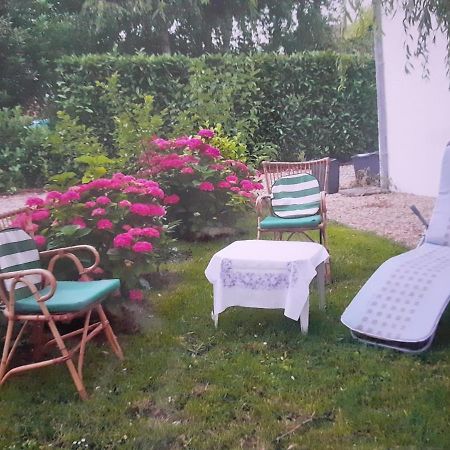 Peti Kaz Ξενοδοχείο Saint-Seurin-sur-l'Isle Εξωτερικό φωτογραφία